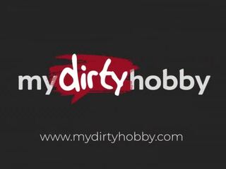 Mydirtyhobby - i ri e dobët perëndeshë ka të saj i parë treshe përvojë